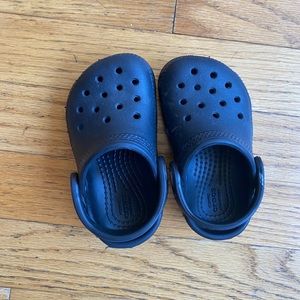 Crocs toddler size 5